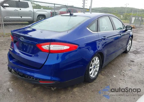 2015 Ford Fusion S z USA, uszkodzony, nr VIN 3FA6P0G70FR242519